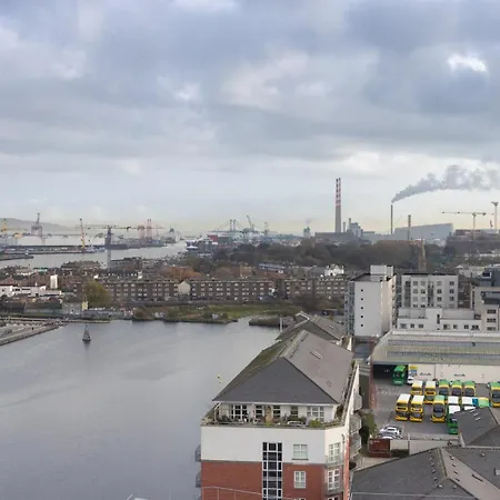 Апартаменты Guestready - Stunning Views From Millenium Tower