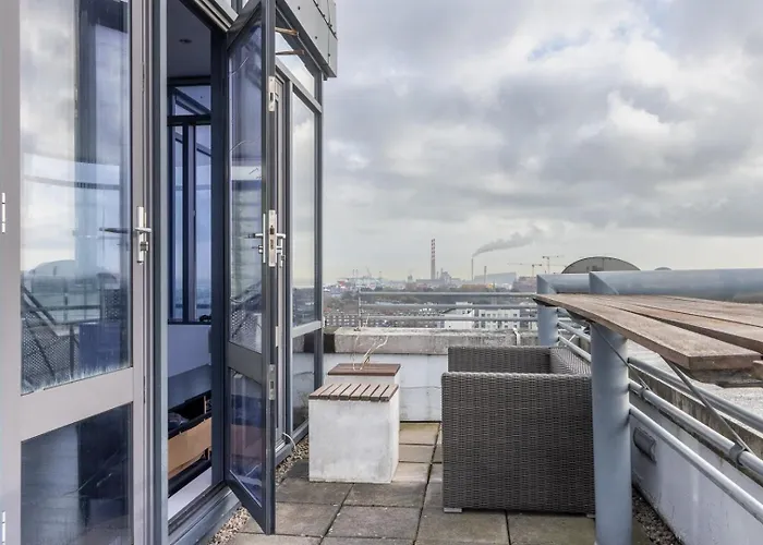 Guestready - Stunning Views From Millenium Tower Апартаменты *