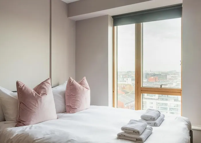 Guestready - Stunning Views From Millenium Tower Апартаменты *
