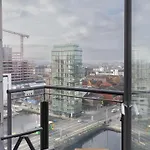 Guestready - Stunning Views From Millenium Tower * 더블린