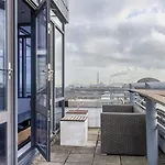 Guestready - Stunning Views From Millenium Tower 아파트 *